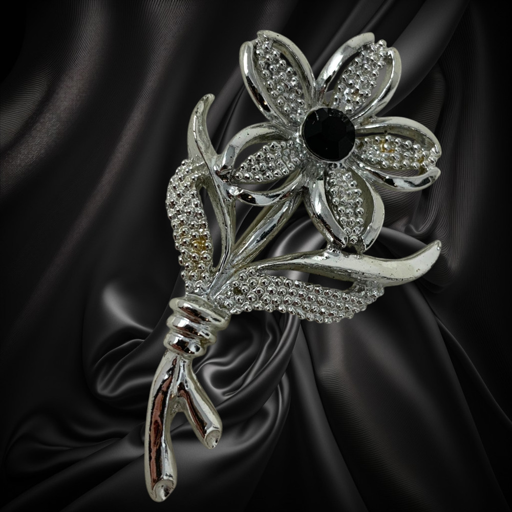 Vintage Sarah Coventry Modernist Stylized Flower Shaped Brooch Pin Silver Tone